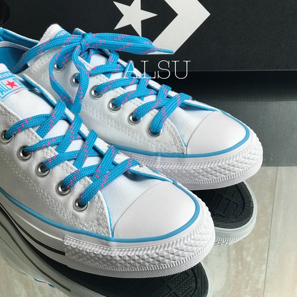 NWT Converse Ctas OX Canvas White Gnarly Blue W - Picture 6 of 8